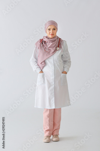 Beautiful mature Muslim doc...
