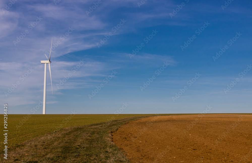 paysage d'éoliennes en Bourgogne