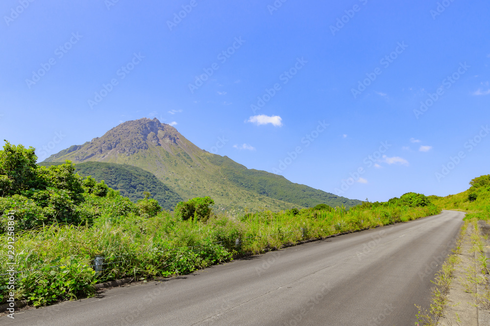 Naklejka premium 雲仙岳 島原まゆやまロード 長崎県島原市