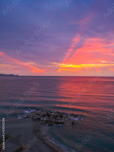 Amazing light at sunset sunliggt shine natural colors no artifacts sea scenery at sunset 