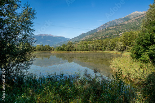Fototapeta Naklejka Na Ścianę i Meble -  mountain panorama with blue lake in the last days of summer