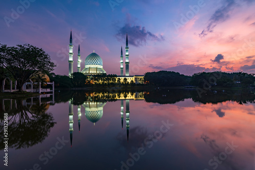 Majestice view of Sultan Salahuddin Abdul Aziz Shah mosque in the morning by the lakeside at Shah Alam, Selangor. © Mohamad Zaki