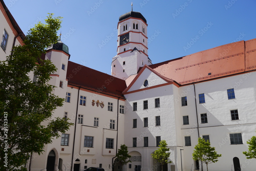 Schlosshof und Schlossturm Schloss Dillingen
