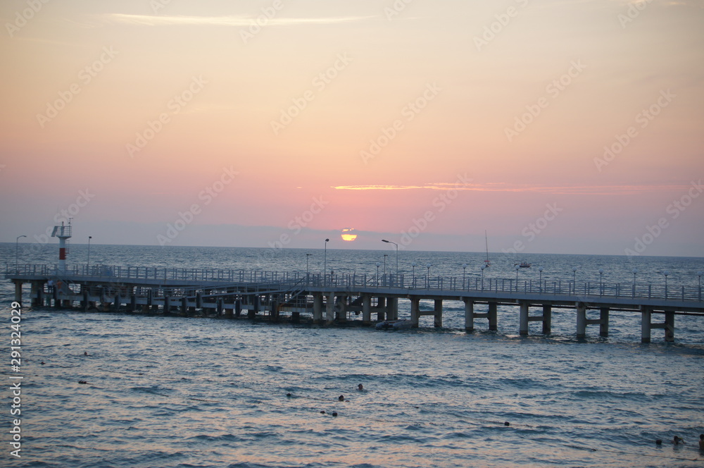 Obraz premium Sunset in Lazarevsky (Sochi)