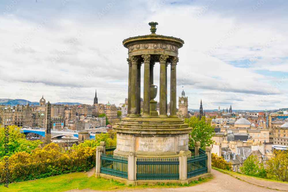Obraz premium Calton Hill in Edinburgh