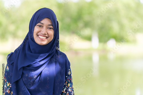 Vászonkép muslim girl portrait