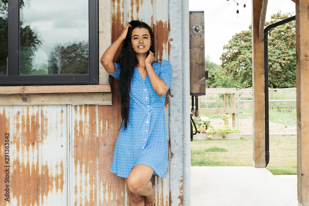 Φωτογραφία Woman of color at her North American country home