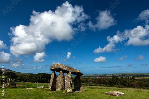 Fotobehang Pentre Ifan burial chamber on the Preseli Mountains in Pembrokeshire, the best k