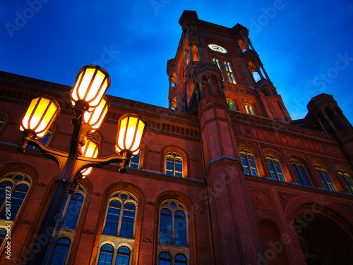 Canvas Print Rotes Rathaus (Red Town Hall) Berlin - Street Lights