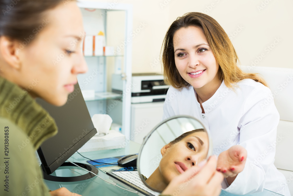 Fototapeta premium Consultation in aesthetic medicine center