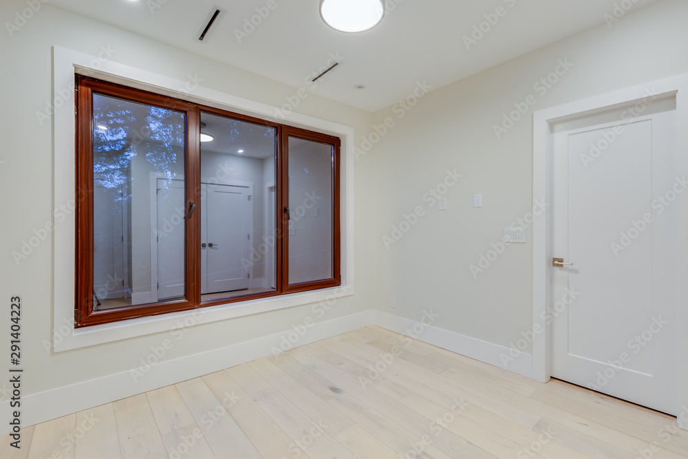 Obraz premium Interior design of a modern empty bedroom in the newly built house or apartment, hotel room without furniture