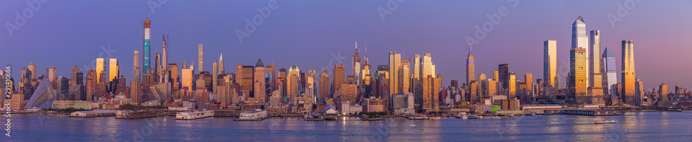 Obraz premium New York City Manhattan midtown buildings skyline