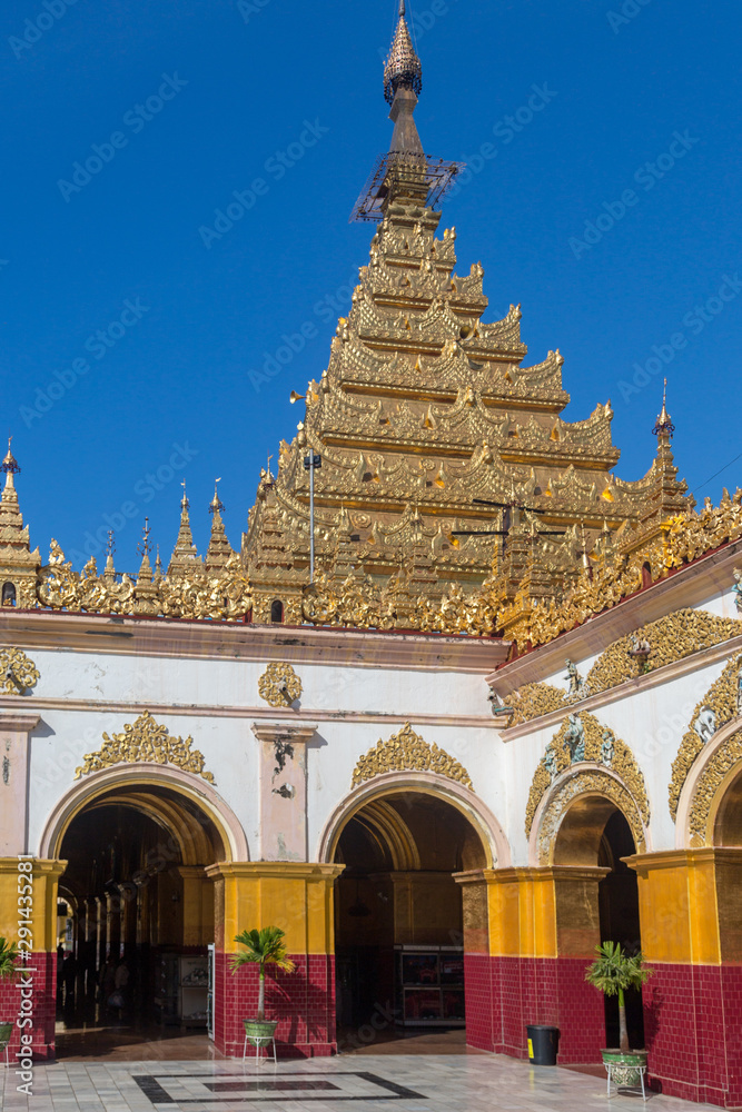 Mahamuni Pagode in Mandalay in Myanmar Mahamuni Pagode in Mandalay in Myanmar