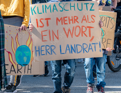 Fridays for Future Plakat an die Politik in Deutschland photo
