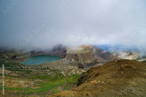 蔵王 宮城 御釜 火山 噴火口