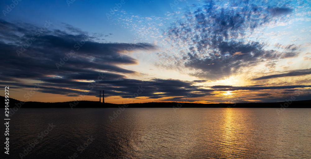 Fototapeta premium Colorful sunset on the lake