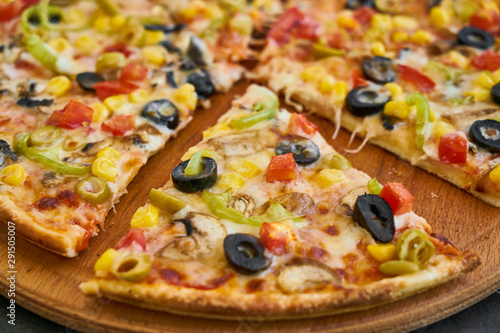 Delicious fresh vegetarian Italian pizza