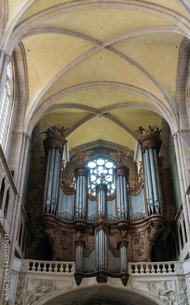 interior view of the Dijon cathedral with the organ