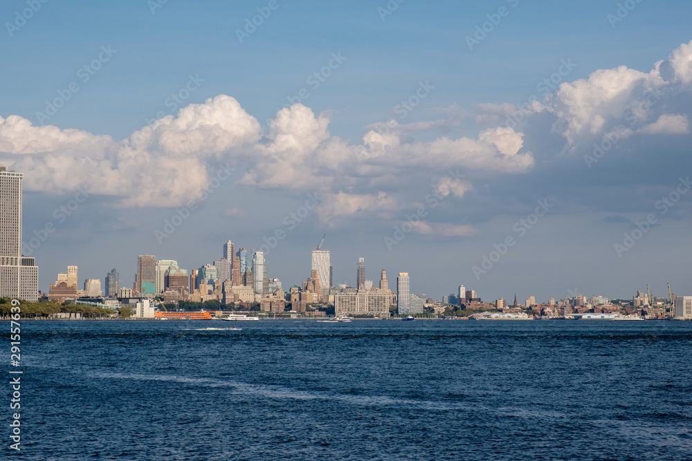 Obraz premium Liberty State Park is a park in the U.S. state of New Jersey opposite both Liberty Island and Ellis Island