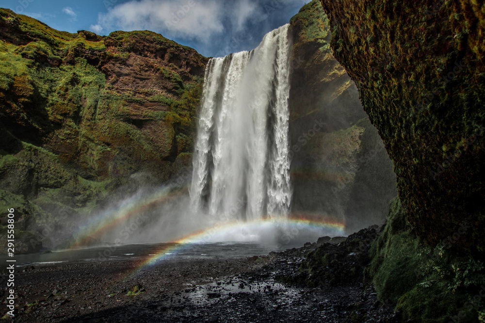 Obraz premium Rainbow in the skógafoss