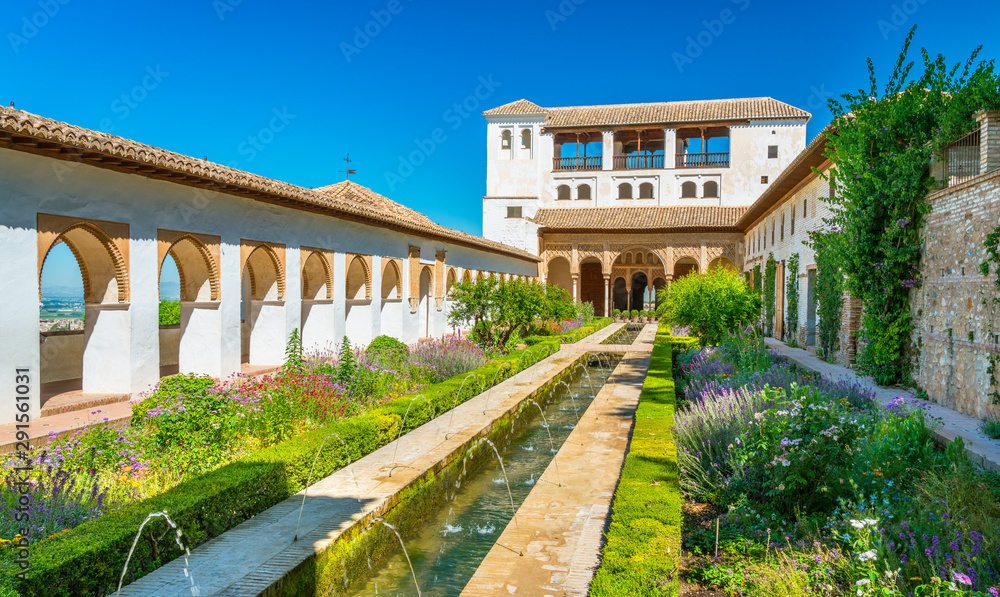 The amazing Generalife Palace in Granada. Andalusia, Spain. - obrazy, fototapety, plakaty 