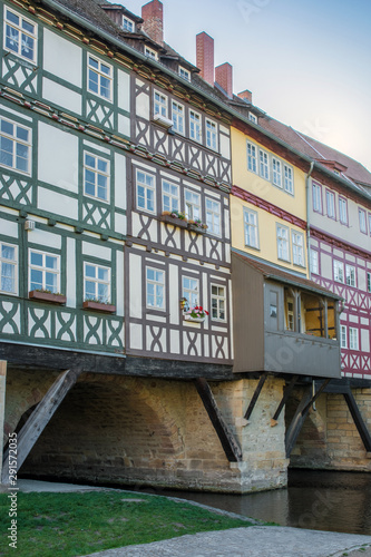 Krämerbrücke in Erfurt mit historischen Altbauten mit Fachwerkfassade photo