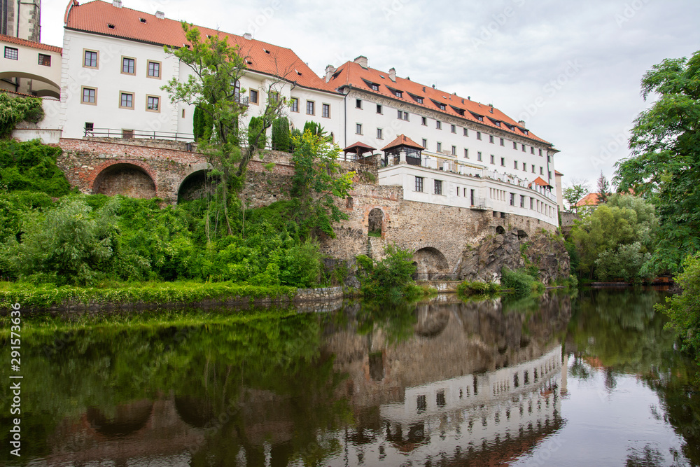 View of the former Jesuit dormitory from the 16th century and Vltava river, Český Krumlov (Cesky Krumlov), Czech Republic