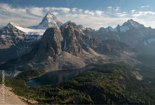 Hiking around Mt Assiniboine late summer