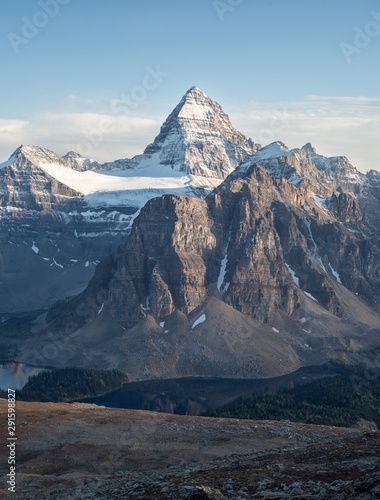 Hiking around Mt Assiniboine late summer