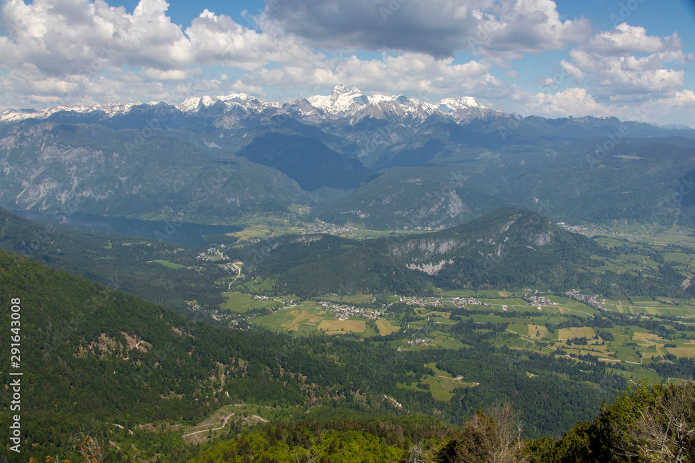 Obraz premium Bohinj valley on a cloudy day