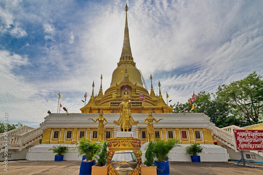Golden Pagoda at Wat Pho Yai, Chachoengsao, Thailand