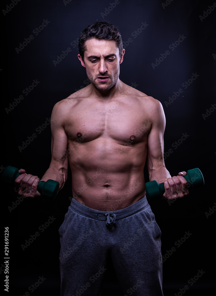 sport man black background crosfit musculo gimnasio pesas