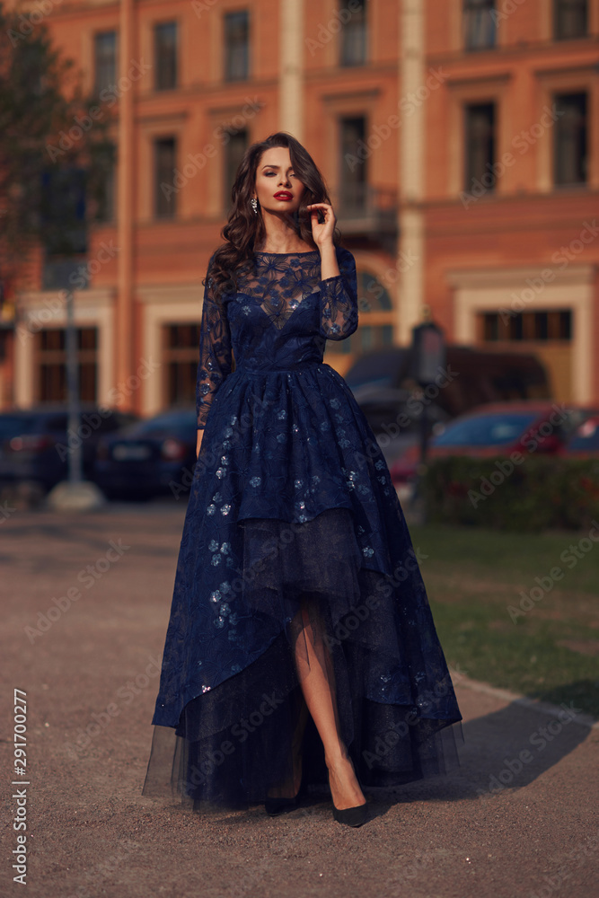 Ball gown poses. | Ball gowns, Poses, Fashion