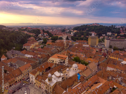 Obraz na płótnie Brasov cityscape, panoramic and aerial view over medieval architecture of Brasov town from Transylvania, Romania w salonie