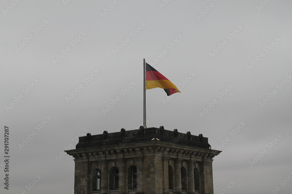 Obraz premium German flag up in a tower