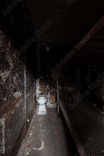 Fotografía Steel Jail Cell - Abandoned Ohio State Reformatory Prison - Mansfield, Ohio