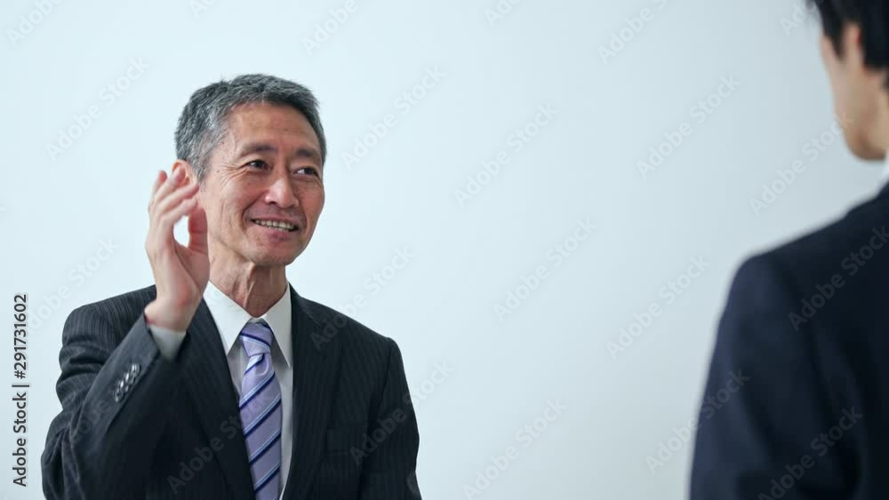 笑顔の中高年男性 笑顔の中高年男性