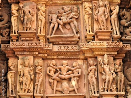 Obraz na płótnie The frescoes are erotic inside the temples of the Western group including Visvanatha-Khajuraho, Madhya Pradesh, India, UNESCO heritage w salonie