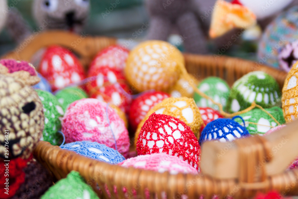 Jajka wielkanocne koszyk, ozdoby świąteczne ozdoby wielkanocne Stock Photo  | Adobe Stock