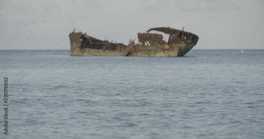 Shipwreck off coast of Heron Island, wide Shipwreck off coast of Heron Island, wide