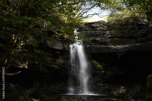 Fototapeta Naklejka Na Ścianę i Meble -  Long exposure summerhill force waterfall