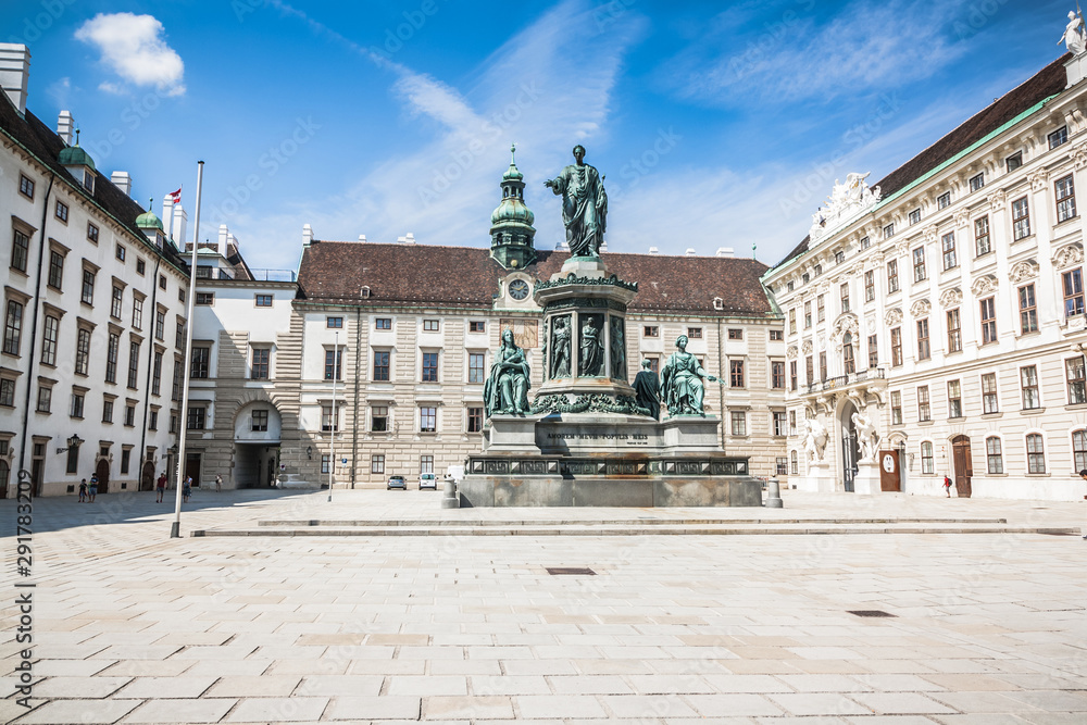 Castle Square of The Hofburg Imperial palace with monument of Kaiser Franz l in Wien