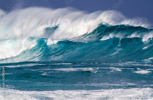 Beautiful Breaking Ocean wave in Hawaii © Kelly Headrick