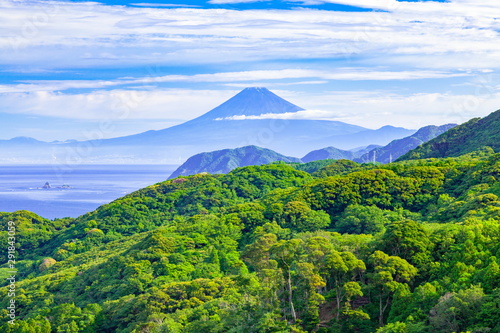 伊豆半島石部から眺める富士山、静岡県松崎町石部にて