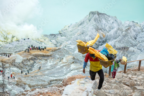 Mining sulfur in Indonesia's Mount Ijen volcano  photo