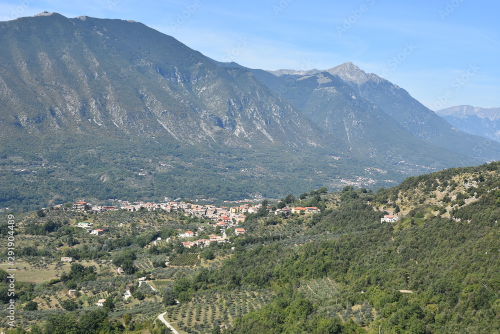 Panoramic view of a valley in the mountains of central Italy