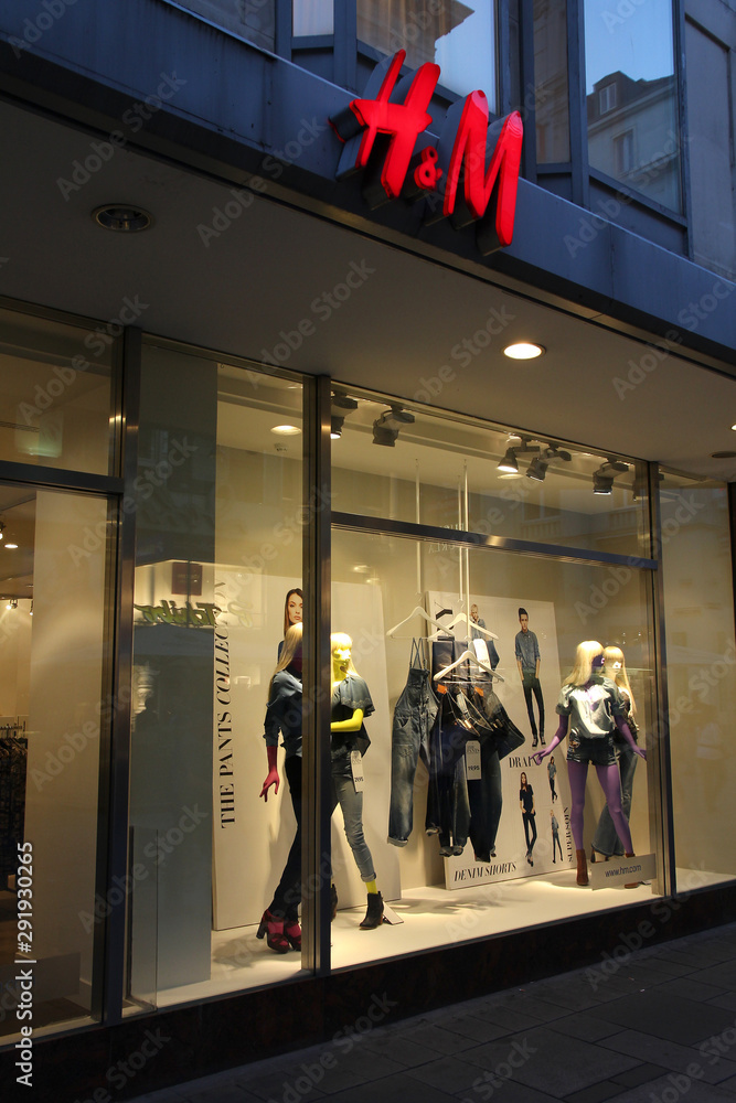 h&m founded