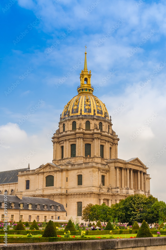 Foto de Great view of the Dôme des Invalides, a former church in the ...