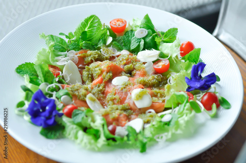 salmon salad, spicy salmon salad