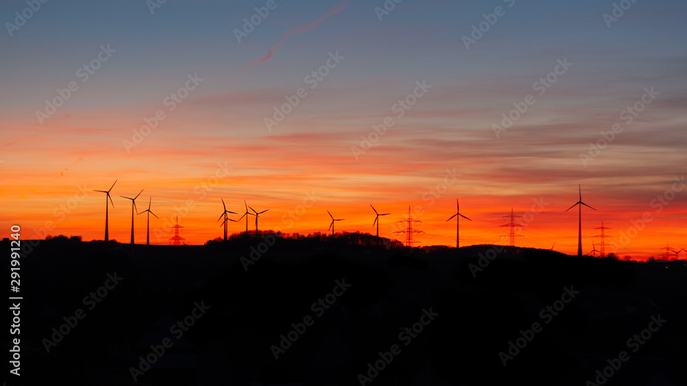 Sonnenuntergang im Windpark